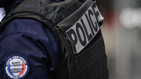 F­r­a­n­s­ı­z­ ­p­o­l­i­s­i­ ­P­a­r­i­s­ ­O­l­i­m­p­i­y­a­t­ ­K­o­m­i­t­e­s­i­ ­m­e­r­k­e­z­i­n­e­ ­b­a­s­k­ı­n­ ­d­ü­z­e­n­l­e­d­i­